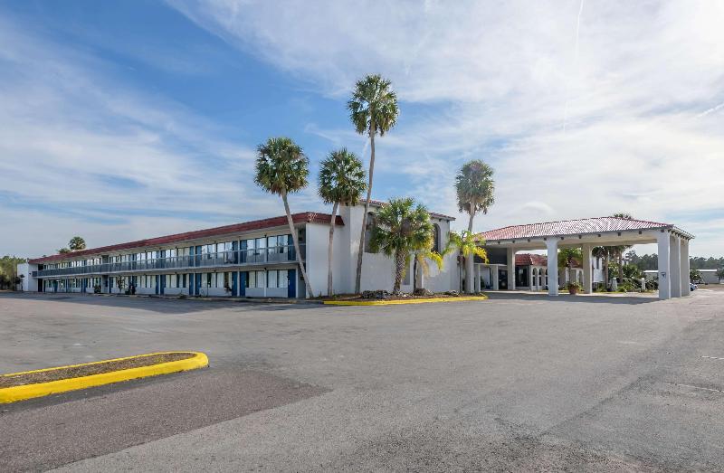 Motel 6 Spring Hill Weeki Wachee image