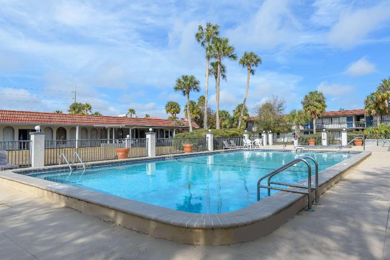 Motel 6 Spring Hill Weeki Wachee image
