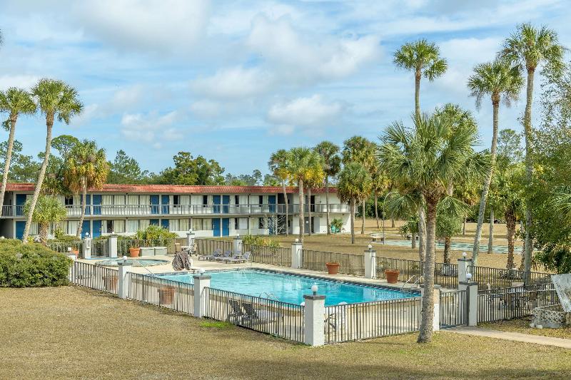 Motel 6 Spring Hill Weeki Wachee image