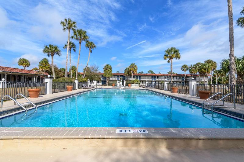 Motel 6 Spring Hill Weeki Wachee image