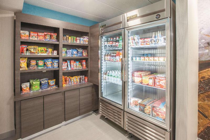 La Quinta Inn Suites By Wyndham Sturbridge image