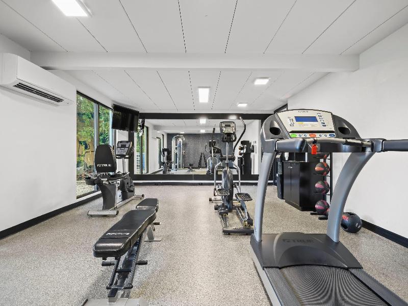 La Quinta Inn Suites By Wyndham Sturbridge image