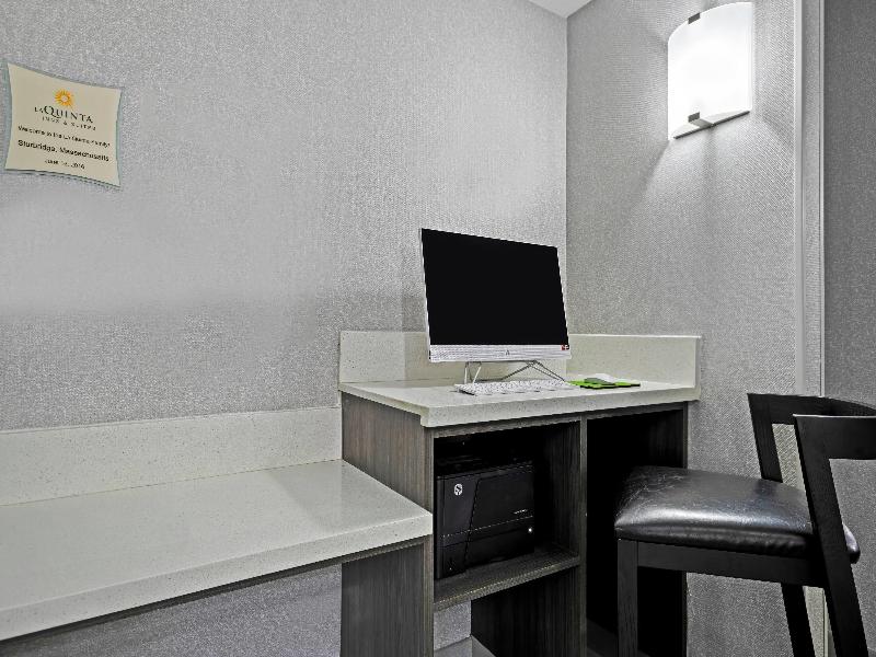 La Quinta Inn Suites By Wyndham Sturbridge image