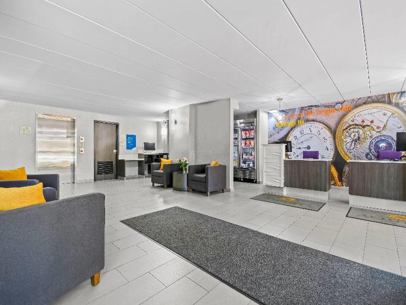 La Quinta Inn Suites By Wyndham Sturbridge image