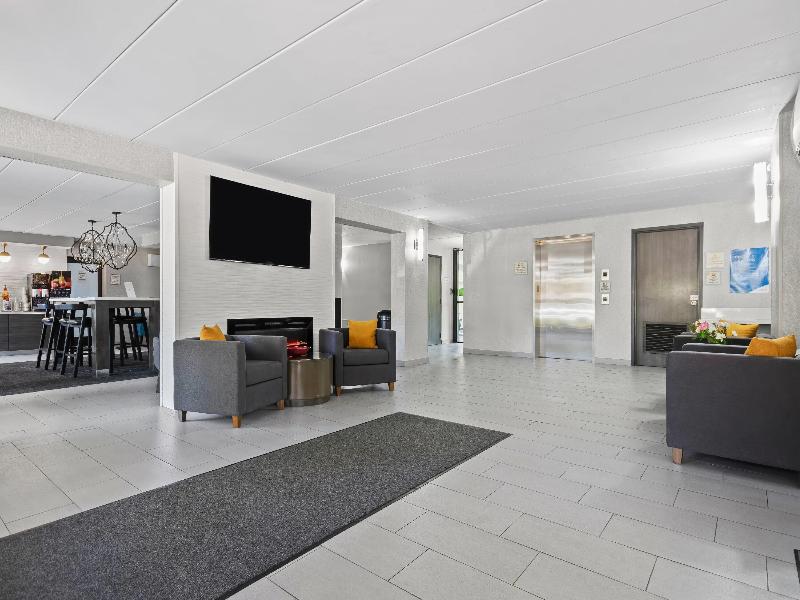 La Quinta Inn Suites By Wyndham Sturbridge image