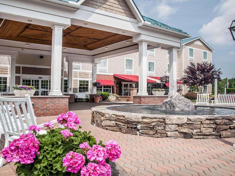 Comfort Inn & Suites Sturbridge-Brimfield image