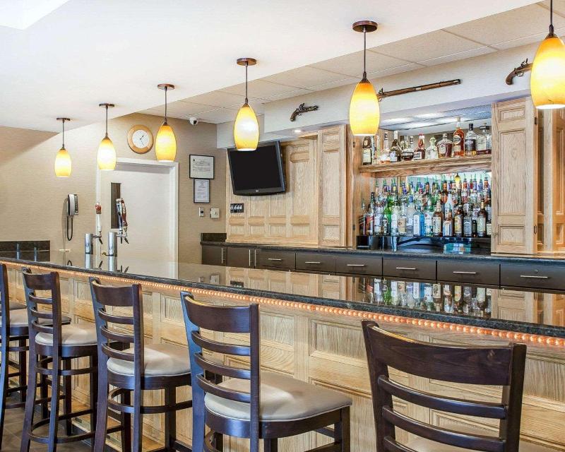 Comfort Inn & Suites Sturbridge-Brimfield image