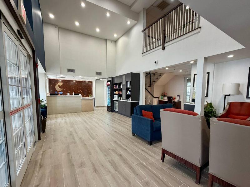 Comfort Inn & Suites Sturbridge-Brimfield image