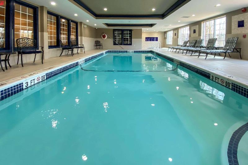 Comfort Inn & Suites Sturbridge-Brimfield image