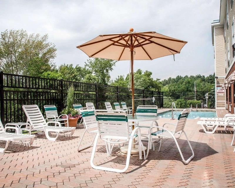 Comfort Inn & Suites Sturbridge-Brimfield image