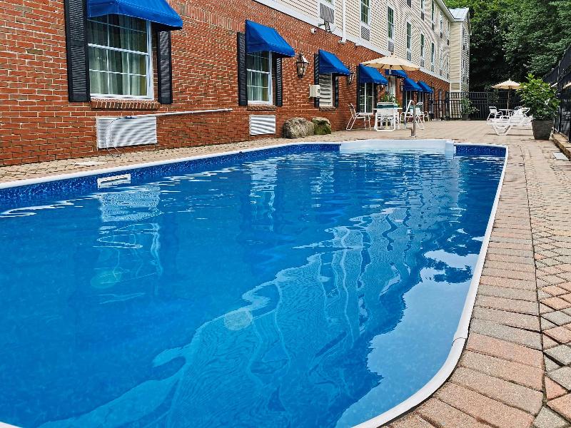 Comfort Inn & Suites Sturbridge-Brimfield image