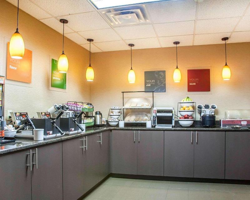 Comfort Inn & Suites Sturbridge-Brimfield image