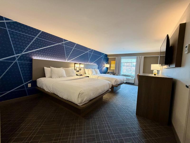 Comfort Inn & Suites Sturbridge-Brimfield image