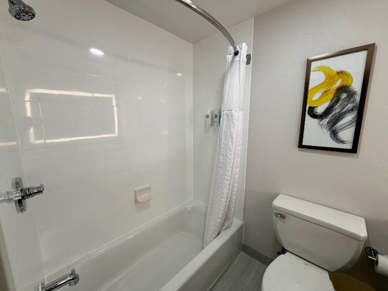Comfort Inn & Suites Sturbridge-Brimfield image