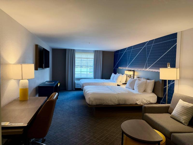 Comfort Inn & Suites Sturbridge-Brimfield image