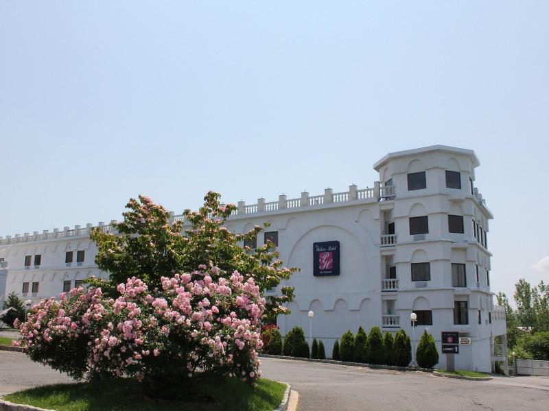 Raritan Hotel image