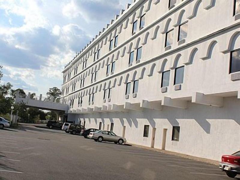 Raritan Hotel image