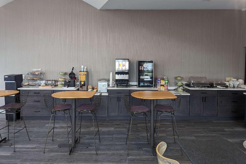 Quality Inn & Suites Northampton- Amherst image