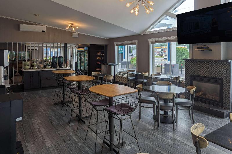 Quality Inn & Suites Northampton- Amherst image