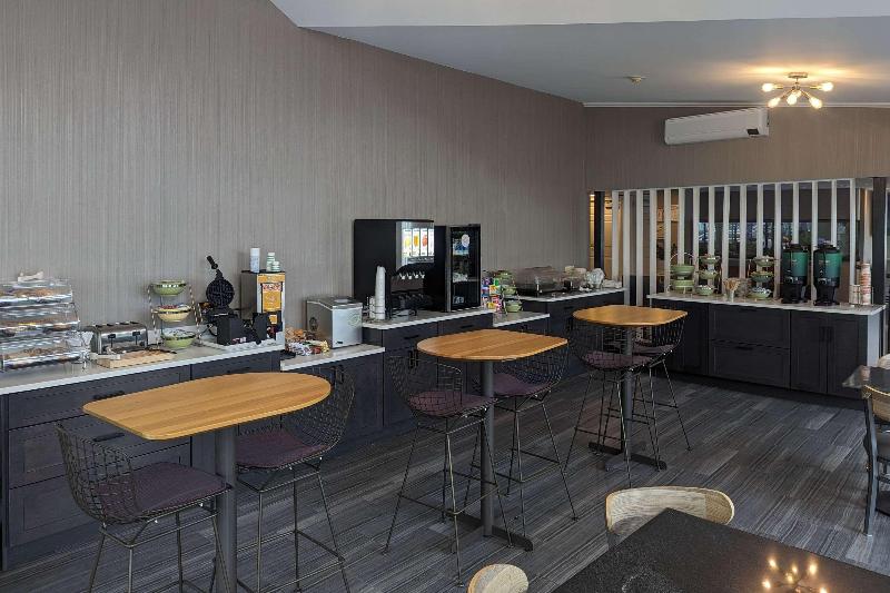 Quality Inn & Suites Northampton- Amherst image