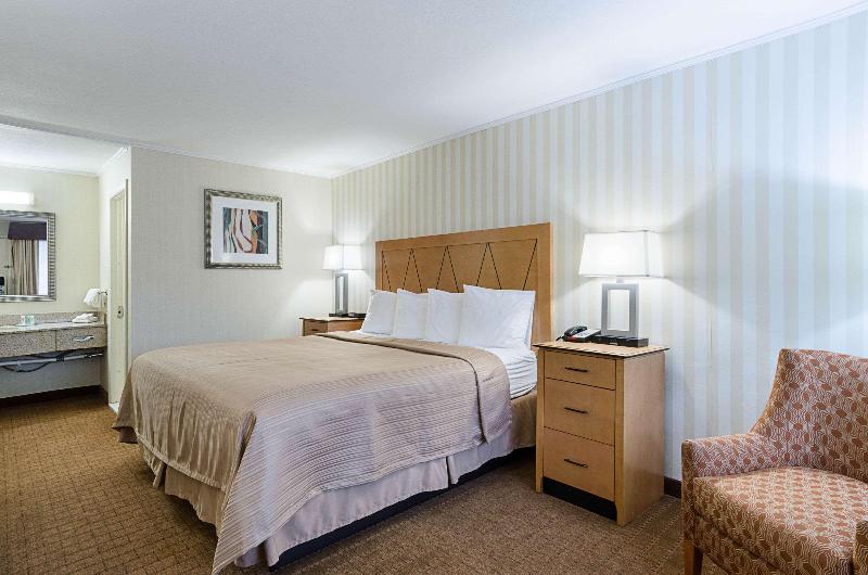 Quality Inn & Suites Northampton- Amherst image