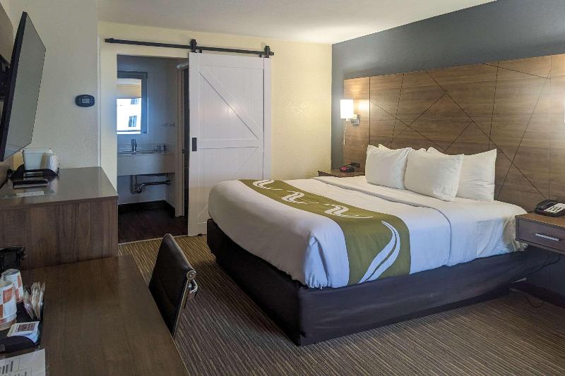 Quality Inn & Suites Northampton- Amherst image