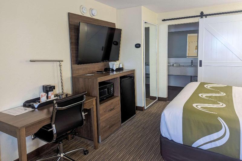 Quality Inn & Suites Northampton- Amherst image