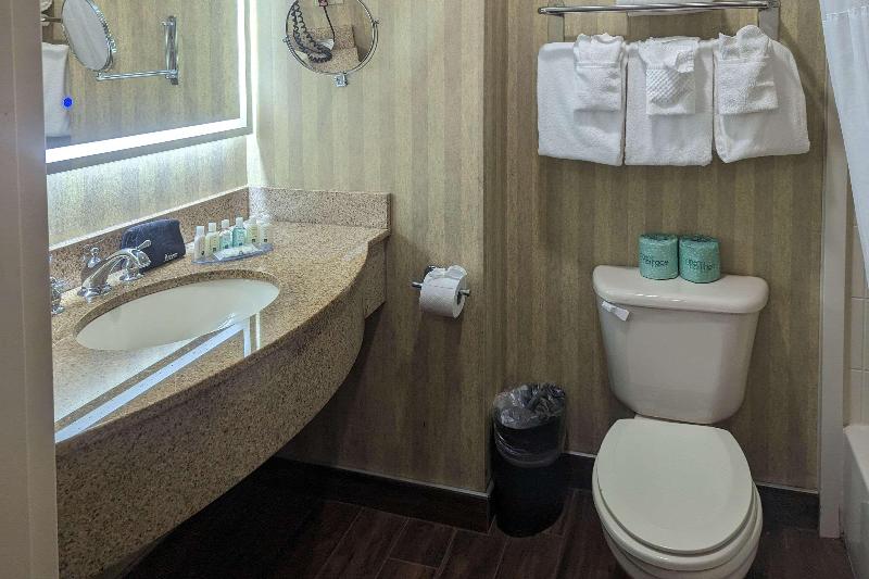 Quality Inn & Suites Northampton- Amherst image