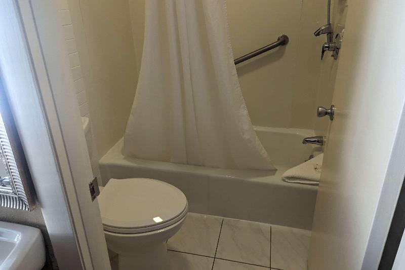 Quality Inn & Suites Northampton- Amherst image