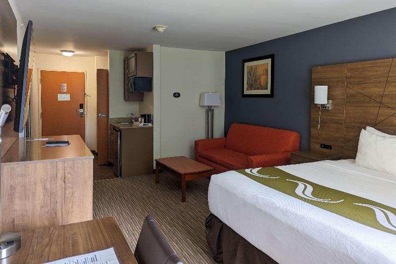 Quality Inn & Suites Northampton- Amherst image