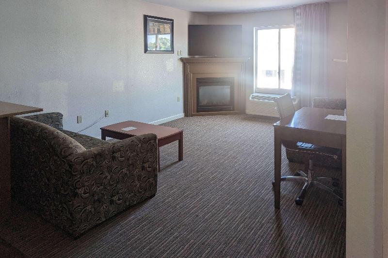 Quality Inn & Suites Northampton- Amherst image