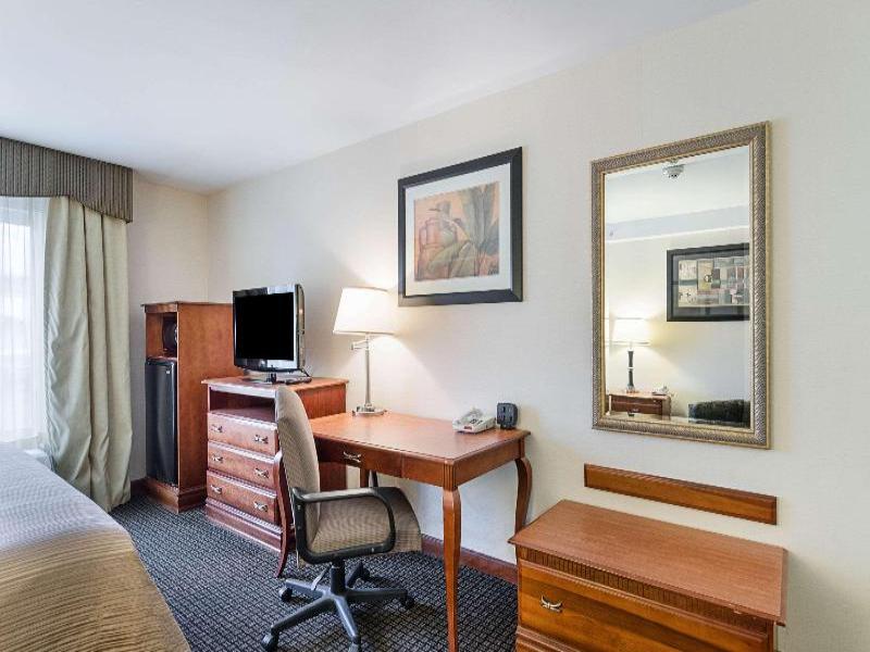 Quality Inn & Suites Northampton- Amherst image