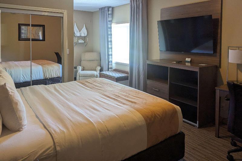 Quality Inn & Suites Northampton- Amherst image