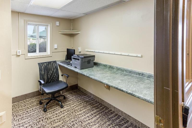 Quality Inn & Suites Plattsburgh Area image