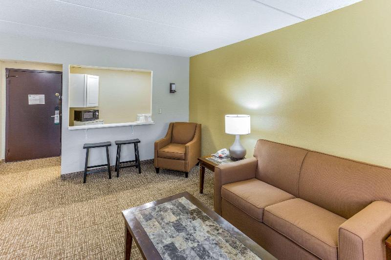 Quality Inn & Suites Plattsburgh Area image