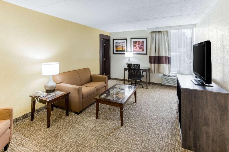 Quality Inn & Suites Plattsburgh Area image