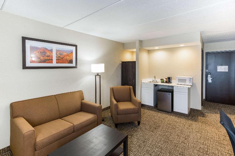 Quality Inn & Suites Plattsburgh Area image