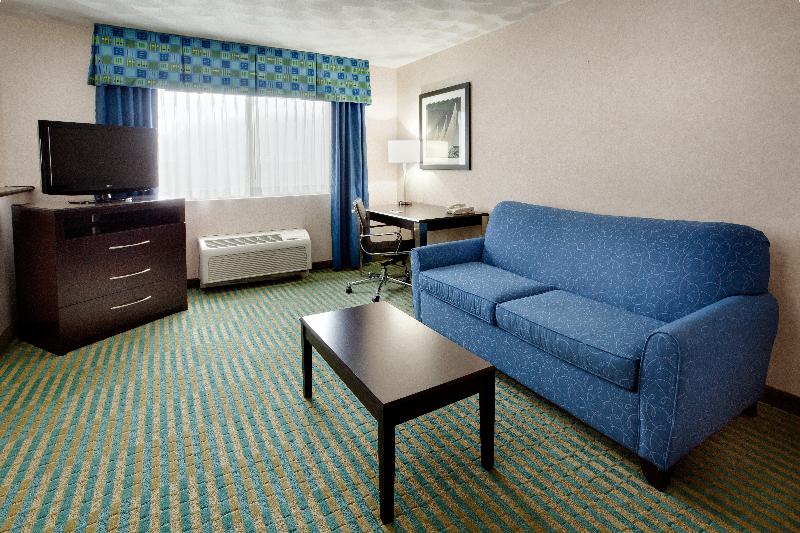 Holiday Inn Express Suites Smithfield Providence photo 13