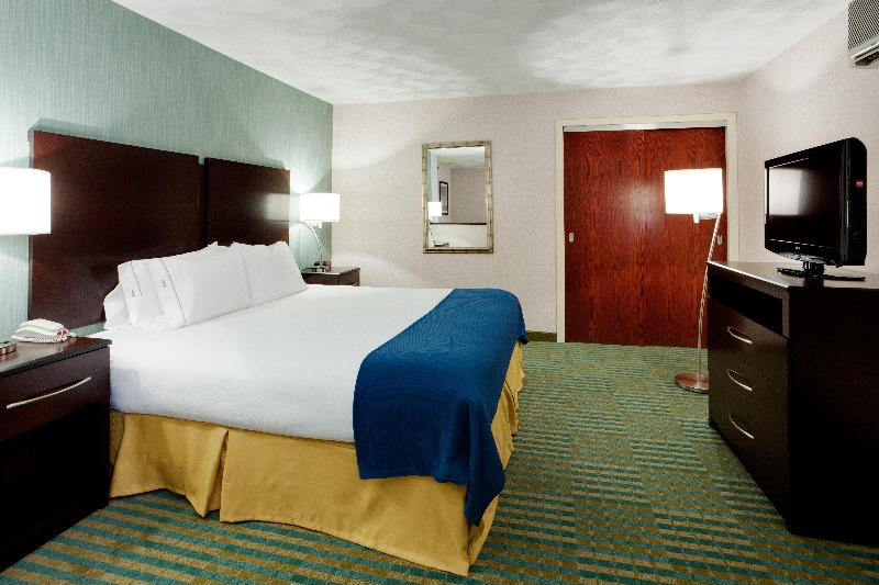 Holiday Inn Express Suites Smithfield Providence photo 9