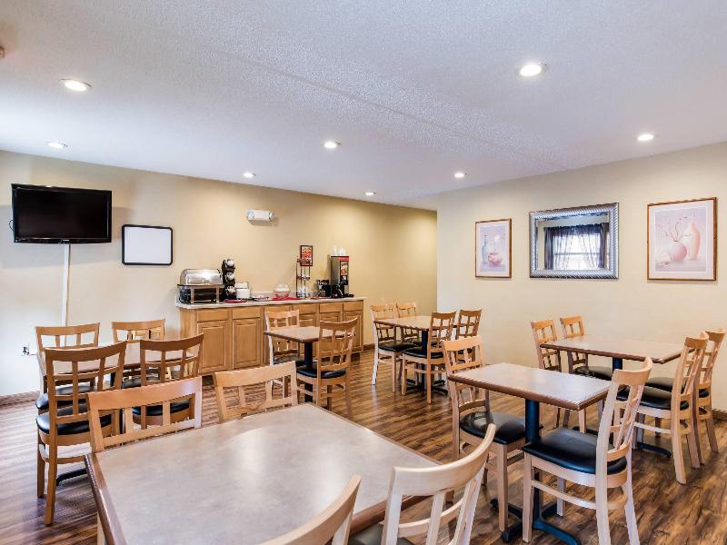 Econo Lodge Painted Post - Corning image