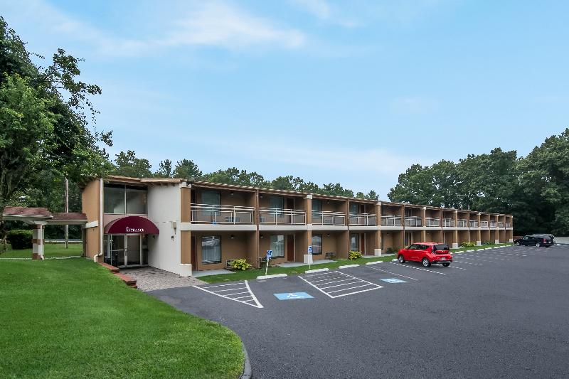 Quality Inn Westfield image