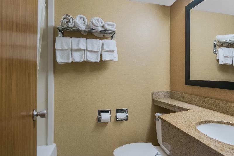 Quality Inn Westfield image