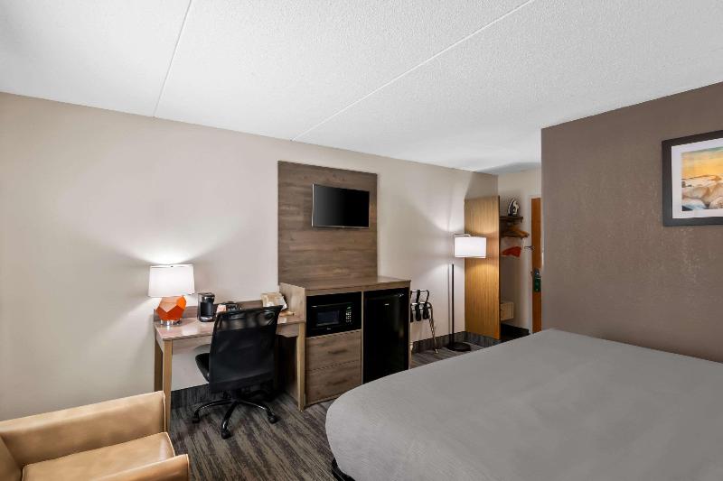 Quality Inn Westfield image