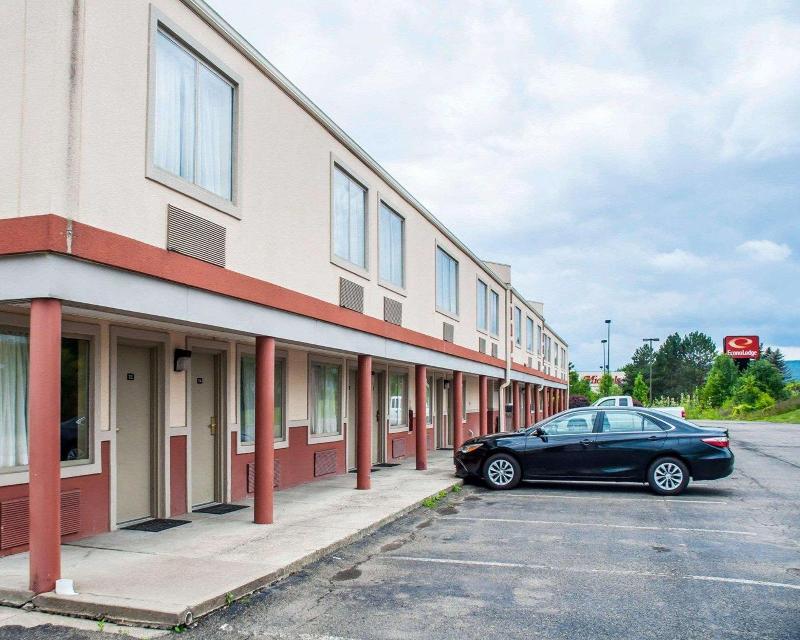Econo Lodge Elmira-Corning image