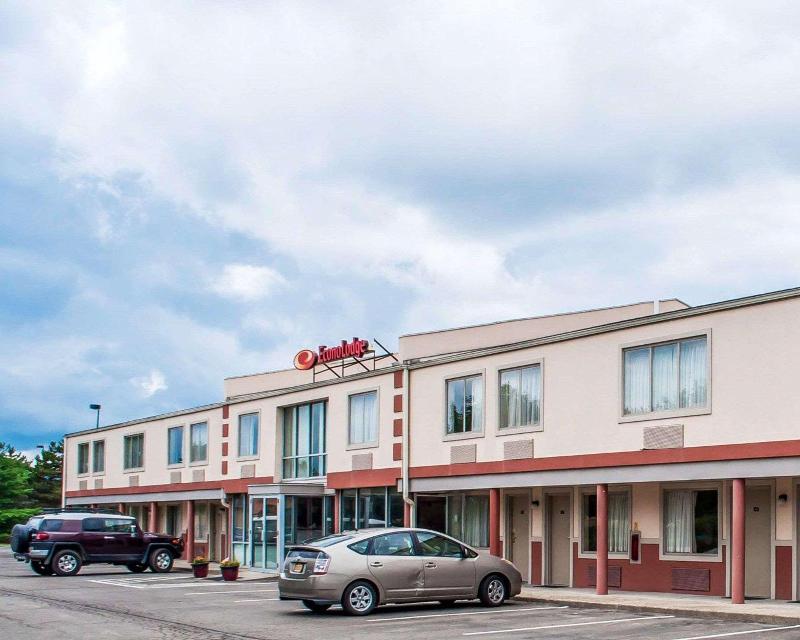 Econo Lodge Elmira-Corning image