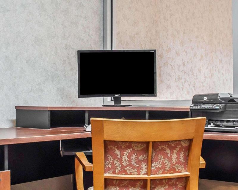 Econo Lodge Elmira-Corning image
