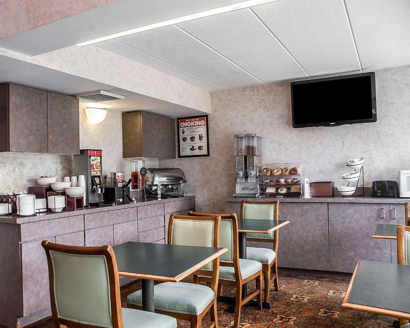 Econo Lodge Elmira-Corning image