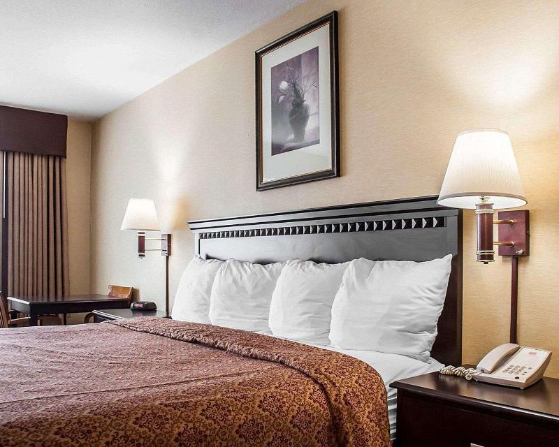 Econo Lodge Elmira-Corning image