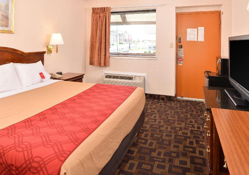 Econo Lodge Bellmawr Area image