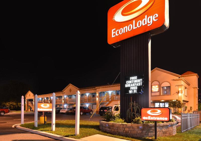 Econo Lodge Bellmawr Area image
